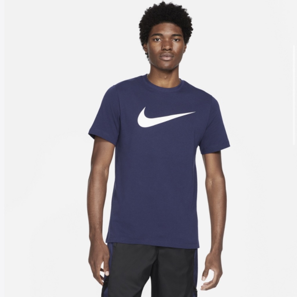Nike Size Medium Swoosh Mens T-Shirt